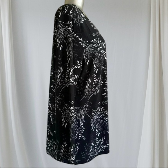 💟➕size Printed Long Sleeve  Top - Picture 2 of 15